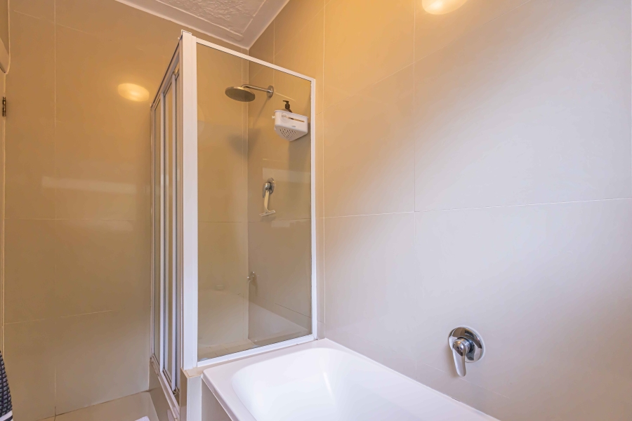 2 Bedroom Property for Sale in Sea Point Western Cape